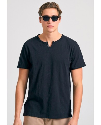 T-shirt with henley neck and raw cuts - The essentials