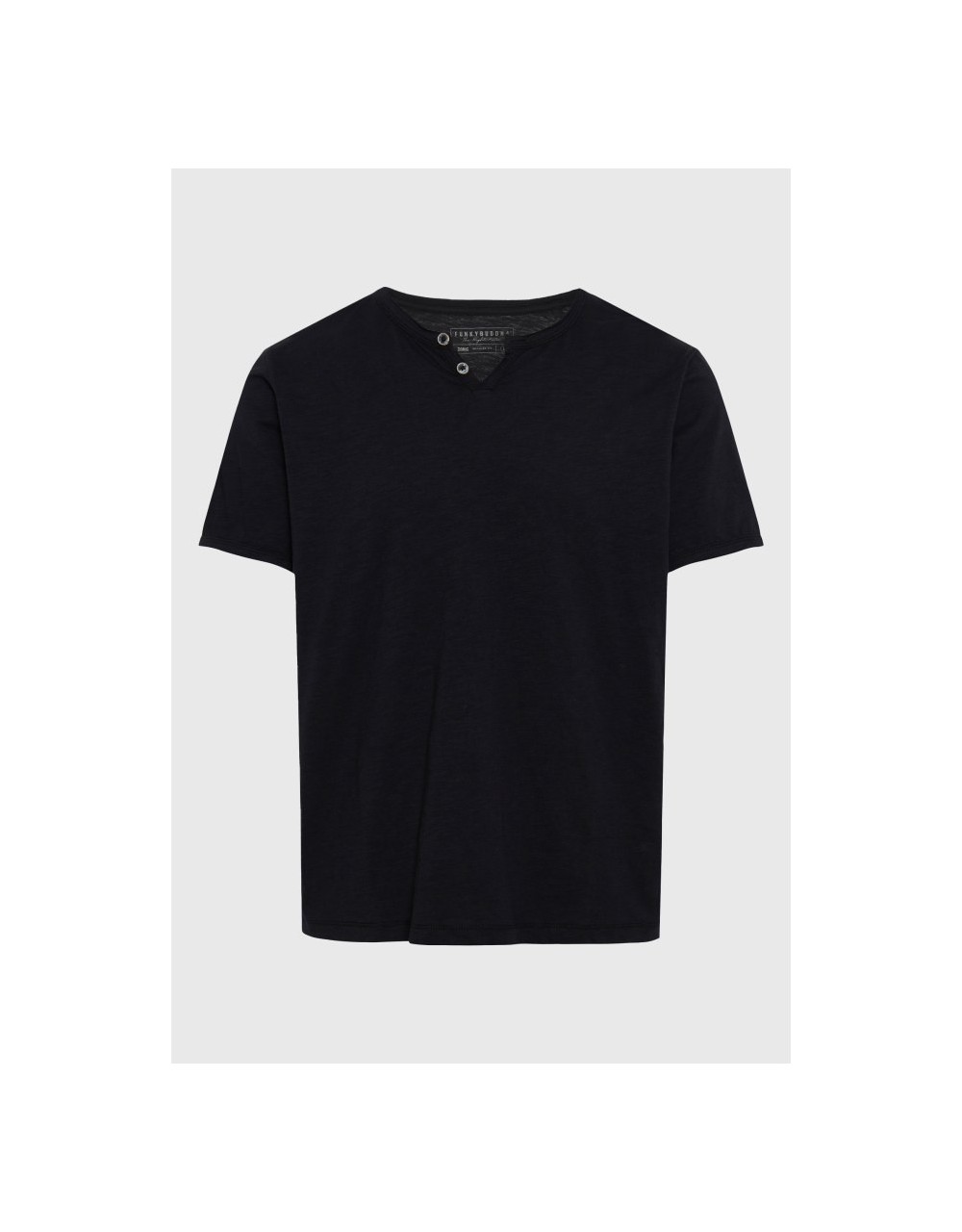 T-shirt με λαιμό henley και raw cuts - The essentials