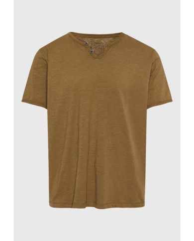 T-shirt with henley neck and raw cuts - The essentials