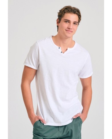 T-shirt with henley neck and raw cuts - The essentials