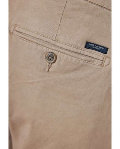 Men's chino pants - The essentials