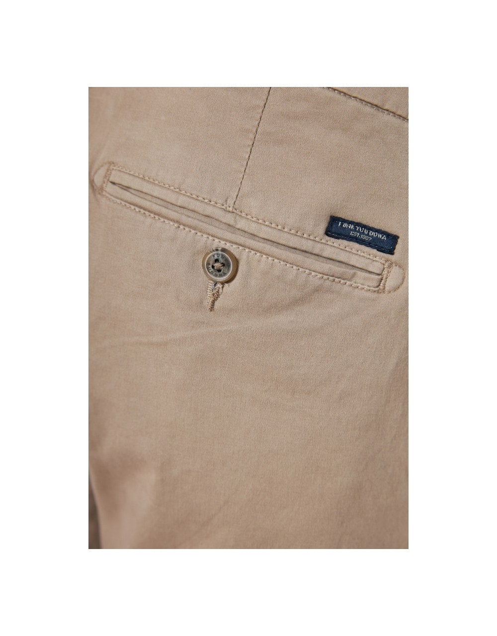 Men's chino pants - The essentials