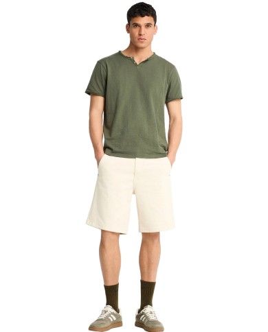 T-shirt με λαιμό henley και raw cuts - The essentials